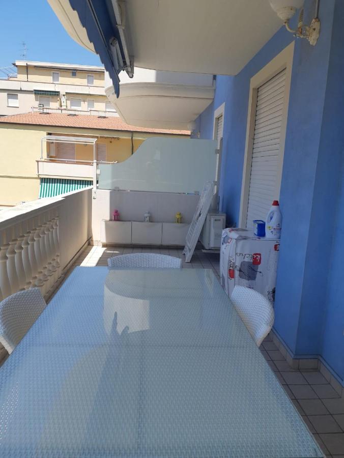 Ferienwohnung Riccio Blu Pochi Passi Dal Mare Alba Adriatica Exterior foto