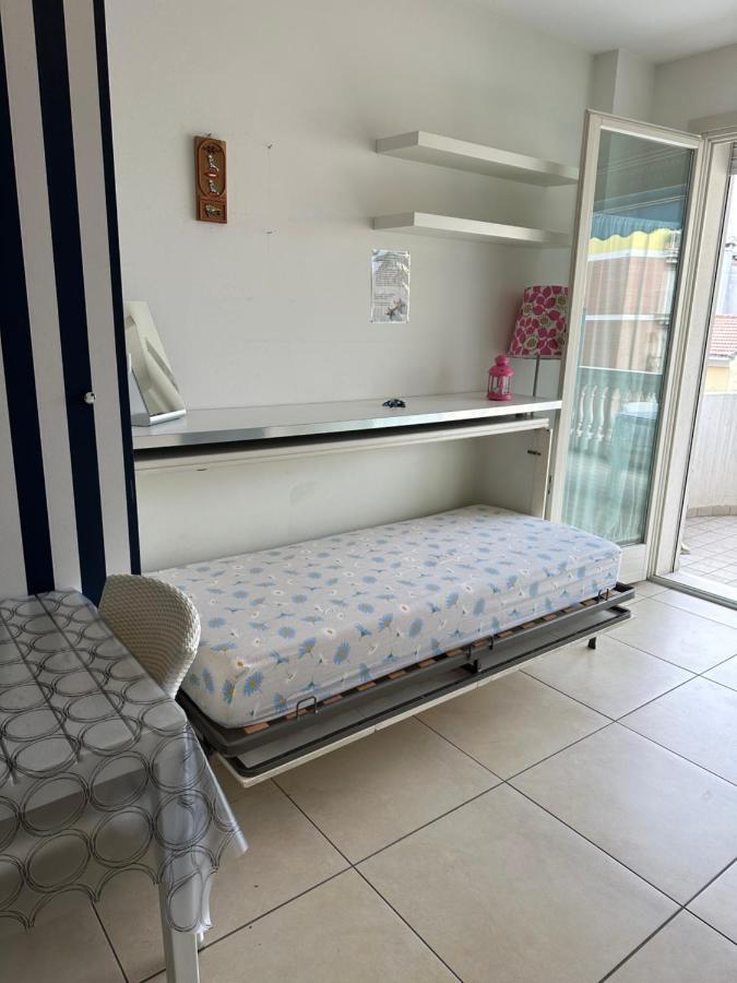 Ferienwohnung Riccio Blu Pochi Passi Dal Mare Alba Adriatica Exterior foto